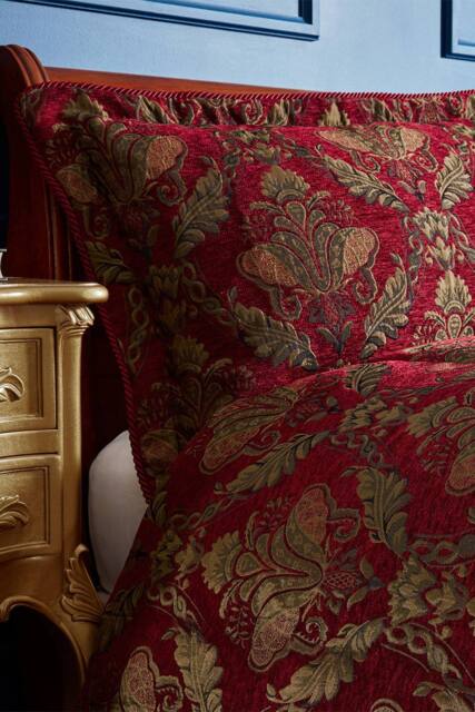 Paoletti Shiraz Traditional Damask Jacquard Floral Piped Pillow Sham in Burgundy
