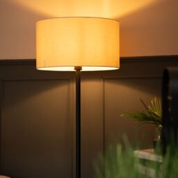 ValueLights Charlie Black Floor Lamp Large Natural Shade - thumbnail 4