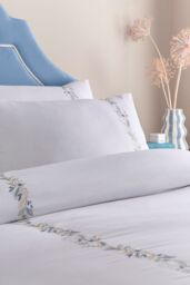 Appletree 'Julianna Embroidery' 100% Cotton Embroidered Floral Duvet Cover Set in White - Size: Double - thumbnail 2