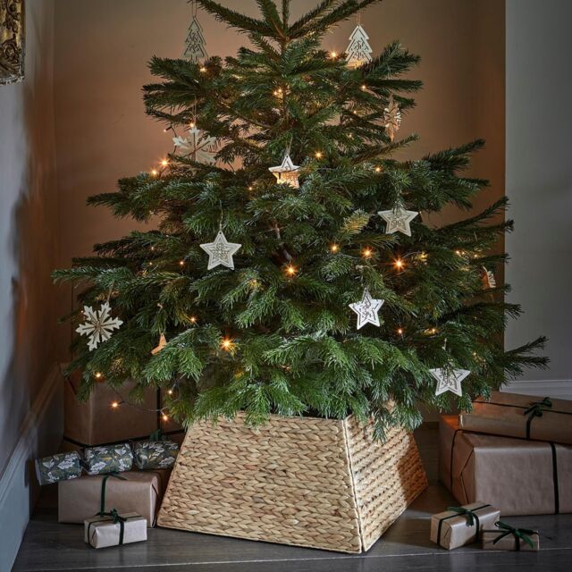 Ivyline Water Hyacinth Foldable Square Tree Skirt H26cm W60cm in Natural - image 1