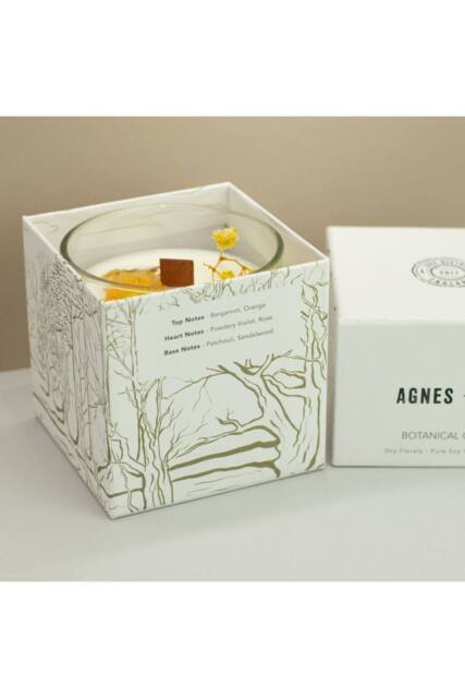 KDMD Agnes & Cat Rydal Oudh Soy Wax Candle 350g in White - image 1