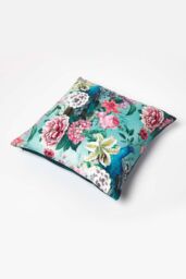 Homescapes Floral Peacock Pink & Green Filled Velvet Cushion 46 x 46 cm - thumbnail 5