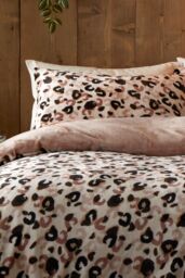 Fusion 'Cosy Leopard' Fleece With Sherpa Reverse Duvet Cover Set in Natural - Size: Super King - thumbnail 2