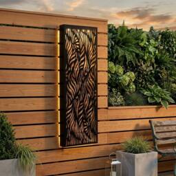 Garden Greatness Lunaria Solar Leaf Wall Panel Light in Red