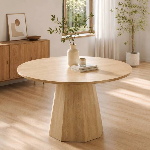 ModernLuxe Round dining table 120x120cm for 4-6 people with wood design in Natural - Size: 120x120 cm - image 1