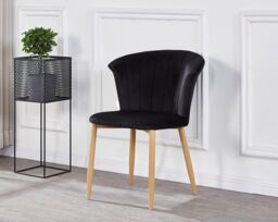 Life Interiors Single Elsa Velvet Dining Chair with Wooden Legs, Curved Back & Comfortable Seating in Black - thumbnail 2