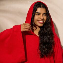OHS Women's Poncho Oversized Hooded Towel Bath Beach Robe in Red - thumbnail 4