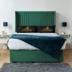 UK Bed Furniture Skyline Wingback Divan Bed with 2 Drawers Foot End & 54 Headboard in Green - Size: King - thumbnail 2