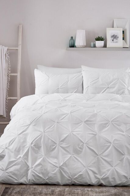 Serene 'Lara' Luxury Ruched Duvet Cover Set in White - Size: King - image 1