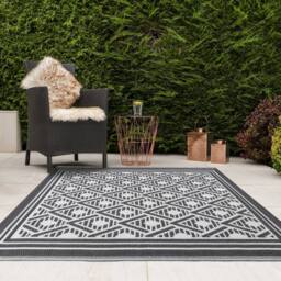JVL The Gardener Geo Pattern Outdoor Garden Rug 150x210cm in Black - Size: 150 cm x 210 cm - thumbnail 7
