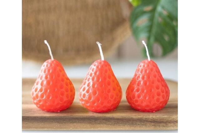 KDMD Set of 3 Strawberry Shaped Candles in Red - image 1