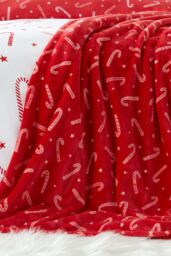 Catherine Lansfield 'Christmas Candy Cane' Blanket Throw in Red - Size: 130 cm x 170 cm - thumbnail 4