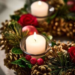Dibor Berries & Baubles Red Round Table Centrepiece Christmas Decoration Candle Holders Tealight Holder 30cm in Gold - thumbnail 3