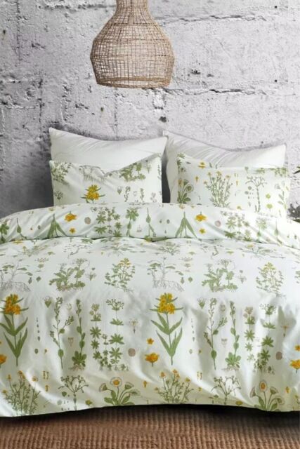 Ezysleep Meadow Flower Printed Duvet Set in Green - Size: King