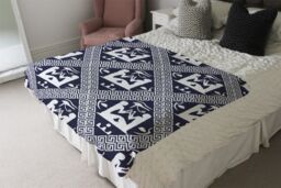 Benjamin Tate Design Egyptian Hieroglyphs In Navy Blanket in Natural - Size: 120 cm x 150 cm - thumbnail 3