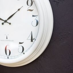 Primrose Outdoor Garden Clock Antique White Perfect Time Radio Controlled 57.5 cm - thumbnail 8