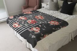 Benjamin Tate Design Flowers Blanket in Natural - Size: 120 cm x 150 cm - thumbnail 3