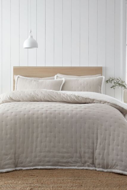 Catherine Lansfield 'Cosy Nori' Soft Sherpa Duvet Cover Set in Cream - Size: Single - image 1