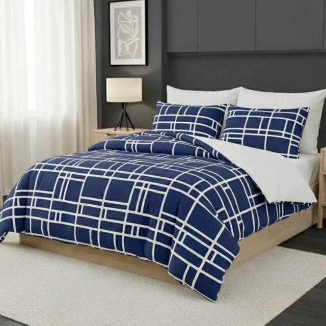 Pamposh Luxury Duvet Cover Set King Size Reversible Quilt Covers in Blue - Size: Single - image 1