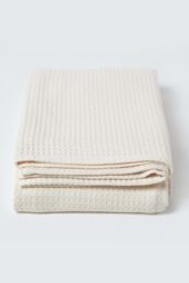 Homescapes Cotton Waffle Blanket Throw - Soft, Breathable & Skin-Friendly in Natural - Size: 250 cm x 230 cm - thumbnail 2