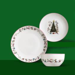 The Grinch The Whos 12 Piece Dinner Set Christmas Theme Dinnerware in White - Size: 12 Pack - thumbnail 2