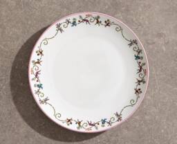 The Grinch The Whos 12 Piece Dinner Set Christmas Theme Dinnerware in White - Size: 12 Pack - thumbnail 5
