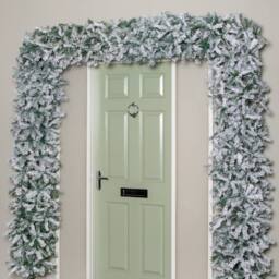 Samuel Alexander 8ft Double Door Snow Flocked Tree Flat Top Arch with 2000 Tips in Green - thumbnail 6