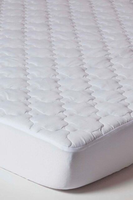 Homescapes Luxury Triple Fill Mattress Protector in White - Size: Single - image 1