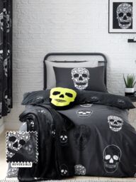 Catherine Lansfield 'Skulls' Halloween Duvet Cover Set in Grey - Size: Single - thumbnail 1