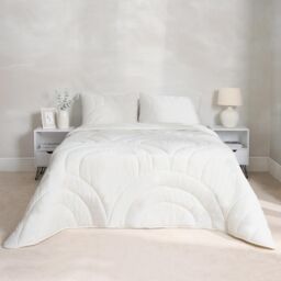 OHS Quilted Arches Coverless 7.5 TOG Duvet Bedding Set in Cream - Size: Double - thumbnail 1