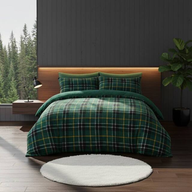 Snug City Ultra Soft Teddy Duvet Cover Tartan Check Reversible Fleece Bedding in Green - Size: Single - image 1