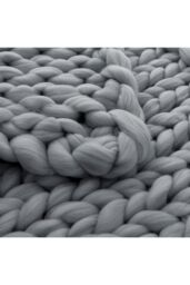 Living and Home 80x100cm Chunky Cable Knit Blanket Thick Yarn Stretch Throw for Sofa, Bed & Chair in Grey - Size: 80 cm x 100 cm - thumbnail 4