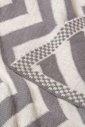 Homescapes Cotton Knitted Geometric Throw in Grey - Size: 130 cm x 170 cm - thumbnail 5