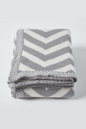 Homescapes Cotton Knitted Geometric Throw in Grey - Size: 130 cm x 170 cm - thumbnail 2