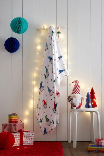 Fusion 'Festive Gonks' Super Soft Fleece Throw in Red - Size: 43 cm x 43 cm - image 1