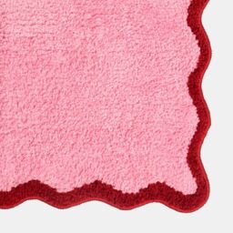 OHS Scallop Edge Tufted Bath Mats Non-Slip Shower Rug in Pink - thumbnail 2