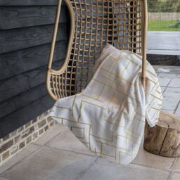 Benjamin Tate Design Golden Geo Pattern Blanket in Natural - Size: 120 cm x 150 cm - thumbnail 4