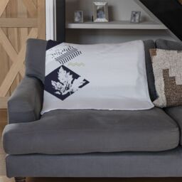 Benjamin Tate Design Geometric Squares & Leaves Blanket in Natural - Size: 120 cm x 150 cm - thumbnail 2