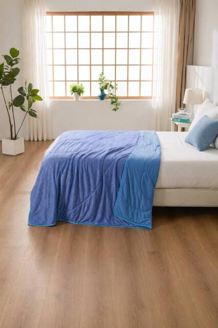 Dyzi Cooling Quilt Breathable Lightweight Summer Comforter Soft Hypo in Blue - Size: 130 cm x 170 cm - image 1
