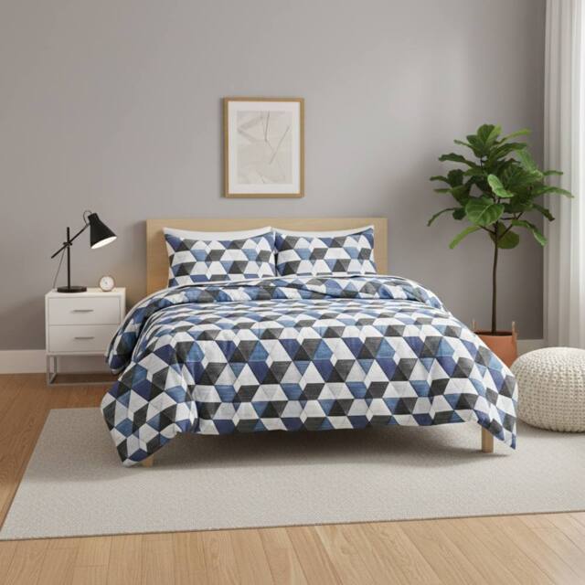 Snug City Triangle Duvet Set Stylish Geometric Print Bedding for Bedroom Decor in White - Size: King - image 1