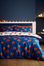 Catherine Lansfield 'Halloween Pumpkins' Reversible Duvet Cover Set in Navy - Size: King - thumbnail 1