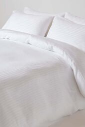 Homescapes Egyptian Cotton Stripe Duvet Cover & Pillowcase 330 TC in White - Size: Double