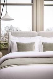 CHRISTY 'Balmoral' Luxury Cotton Sateen Hotel Duvet Cover Sets in White - Size: Double - thumbnail 2