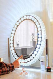 3 Color Lighting Modes Vanity Mirror in Natural - thumbnail 3