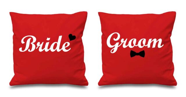 60 SECOND MAKEOVER Bride & Groom Cushion Covers in Red - Size: 40 cm x 40 cm