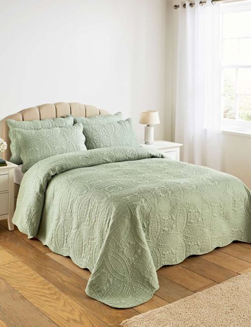 Chums Olivia Quilted Bedspread Set Includes FREE Quilted Pillowsham(s) in Green - Size: Single - image 1