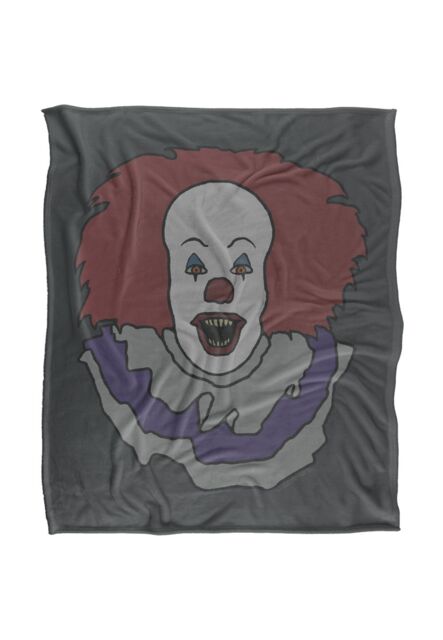 Warner Brothers IT, 152x127 cm Red Balloon Silky Touch Super Soft Throw Blanket in White - image 1