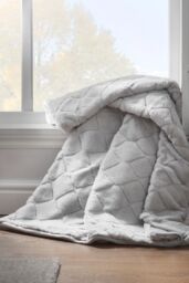 Catherine Lansfield 'Cosy Diamond' Blanket Throw in Silver - Size: 130 cm x 170 cm