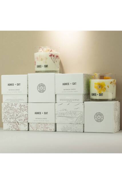 KDMD Agnes & Cat Botanical Soy Wax Candle Fellberry 350g in White - image 1