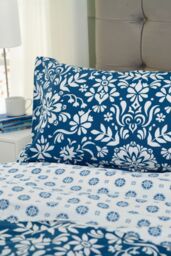 Deyongs Ornamental Tile Floral Duvet Set with Printed Fabric Bag in Blue - Size: King - thumbnail 3